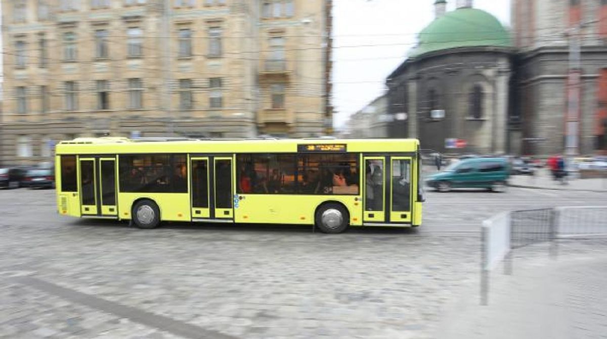 До кінця карантину для мешканців Рясне-1 запускають спеціальний автобус