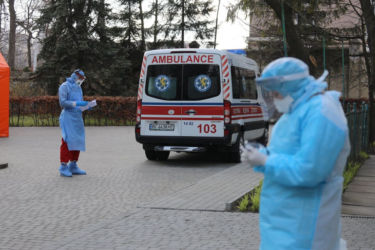 Ще двоє людей померли від коронавірусу у Львові
