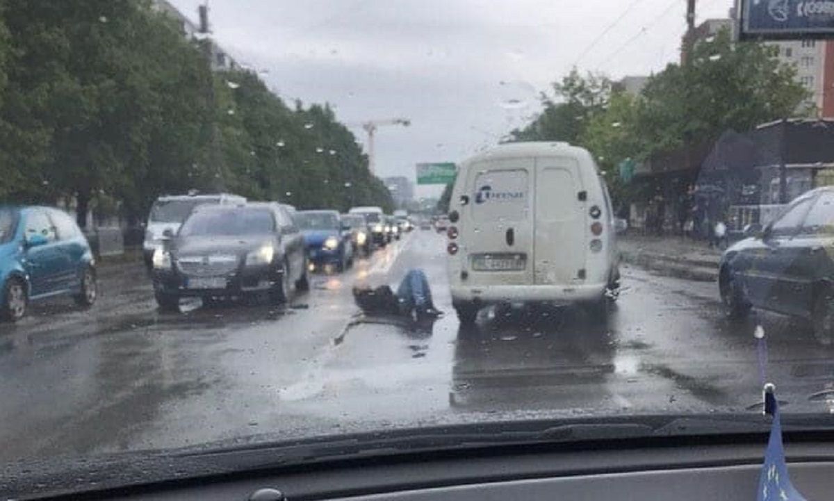 На вул. Володимира Великого у Львові авто збило 52-річного чоловіка