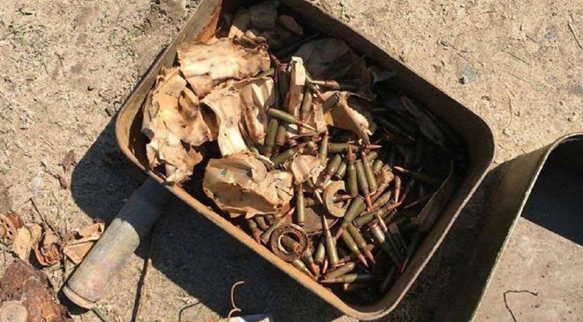 У Яворові поліцейські вилучили у перехожого мішок з набоями