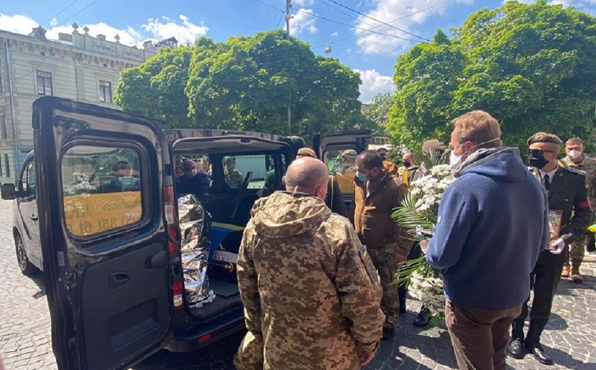 У Львові попрощались із загиблим на фронті 30-річним Андрієм Супріганом