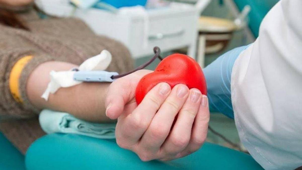 Львівським лікарням катастрофічно бракує крові для порятунку хворих 