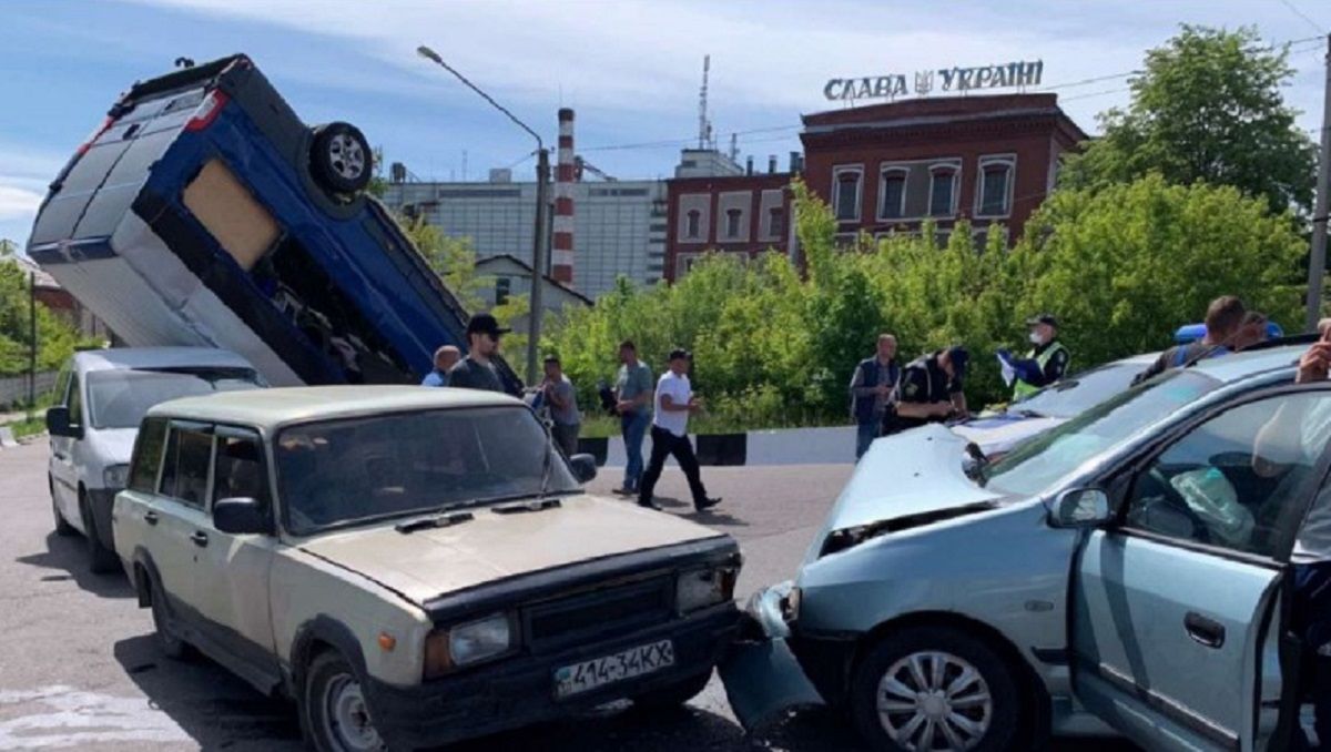 У масштабну ДТП у Стрию потрапили чотири автомобілі