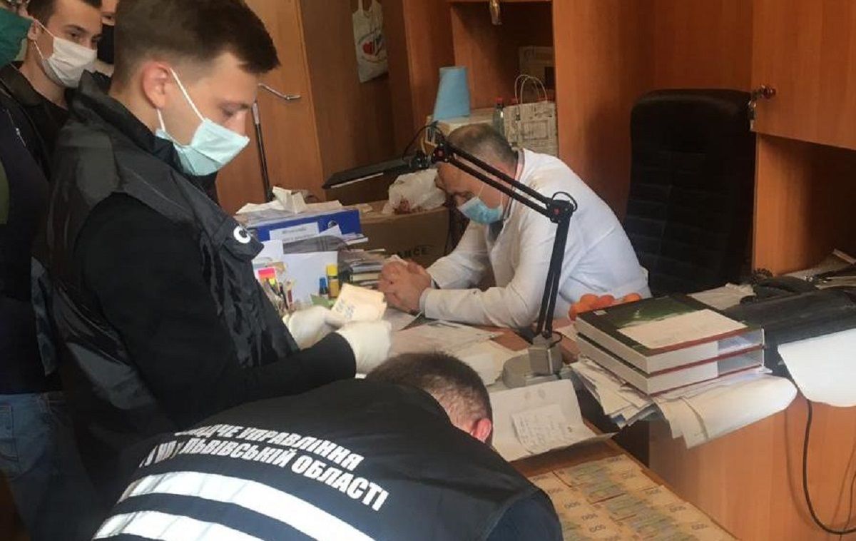 Відомого львівського хірурга затримали за хабар від пацієнта