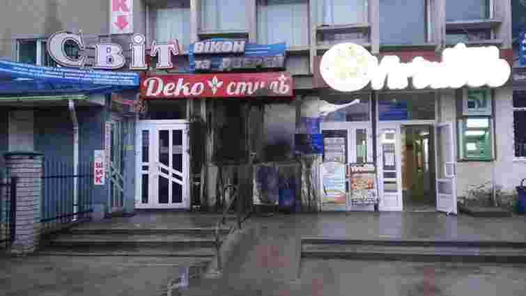 Невідомі підпалили кілька магазинів на Івано-Франківщині