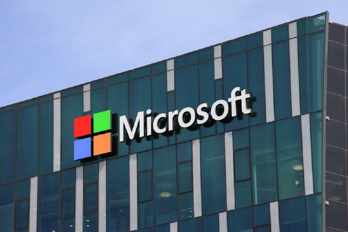 Корпорація Microsoft планує замінити журналістів роботами