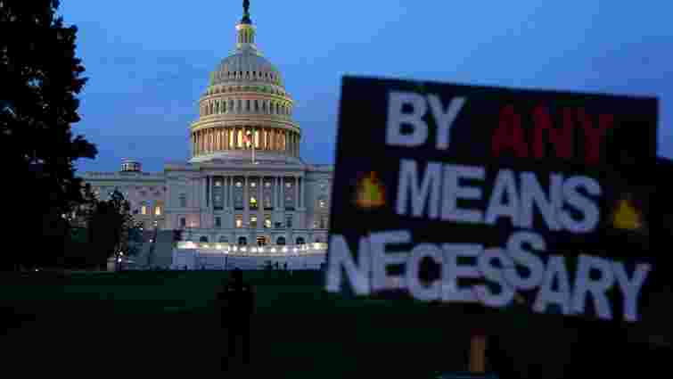 У столиці США ввели комендантську годину через масові протести