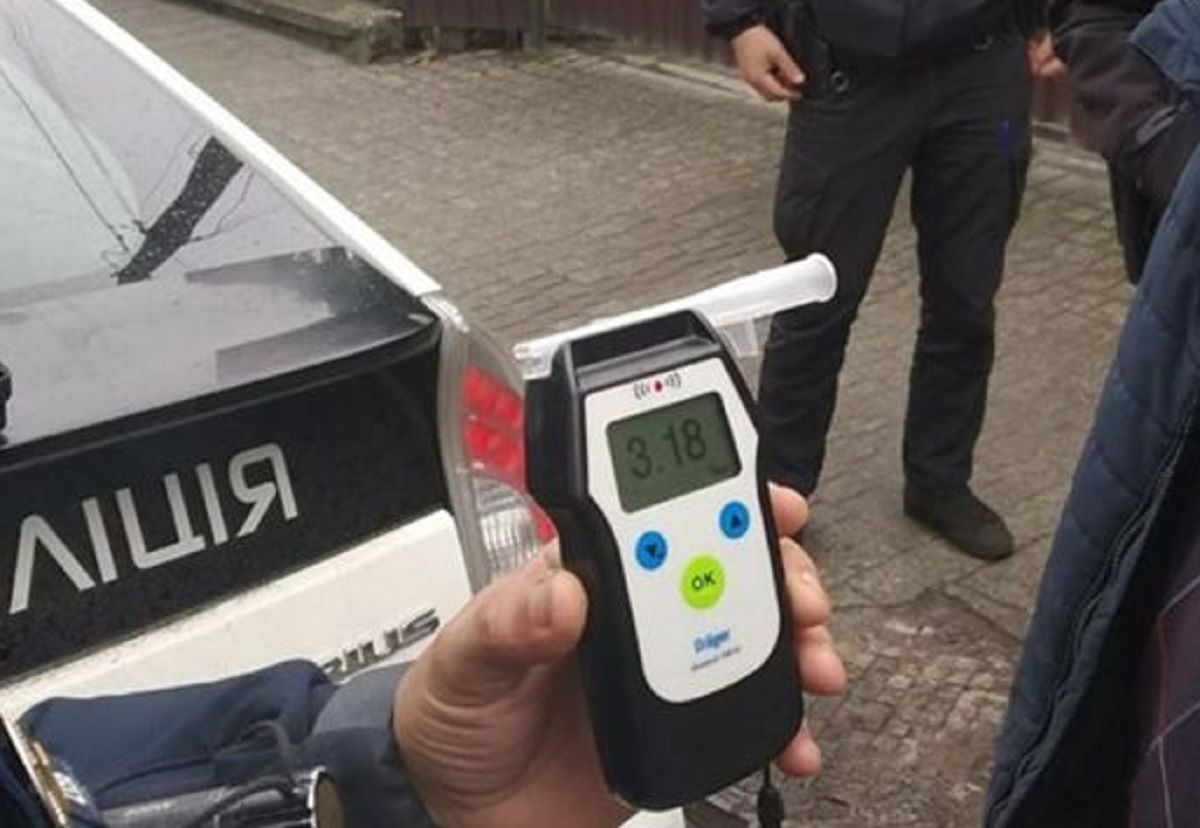 Водій маршрутки допоміг поліції заблокувати автомобіль п’яного львів'янина
