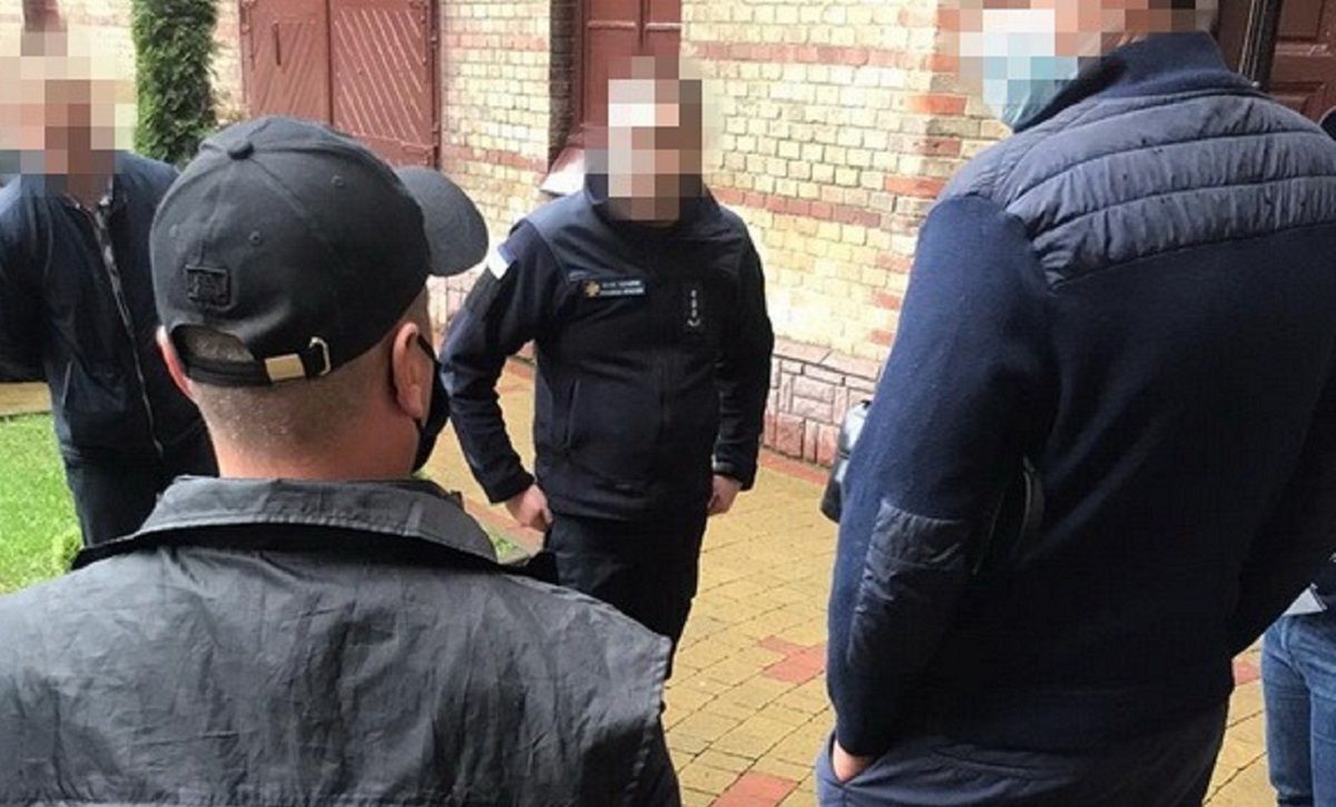 На хабарі затримали заступника начальника ДСНС у Львові