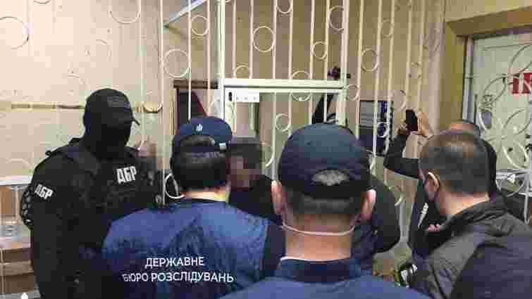 Семеро поліцейських з Павлограда створили банду і змушували людей продавати наркотики