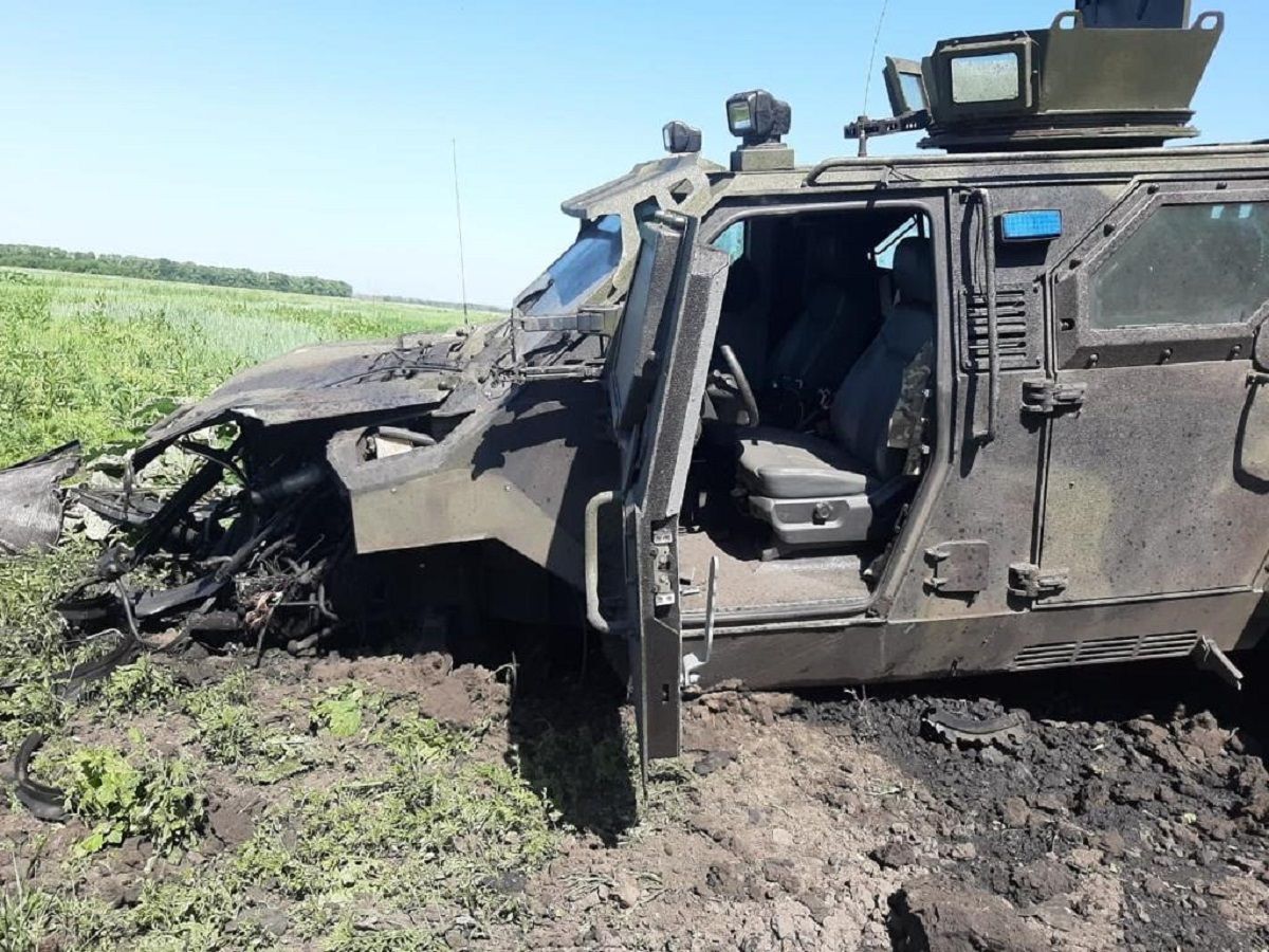 10 бійців ЗСУ отримали травми внаслідок підриву автомобіля на Донбасі