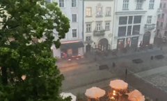 Львів накрила сильна гроза з градом