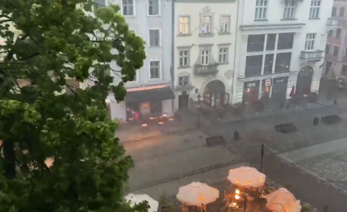 Львів накрила сильна гроза з градом