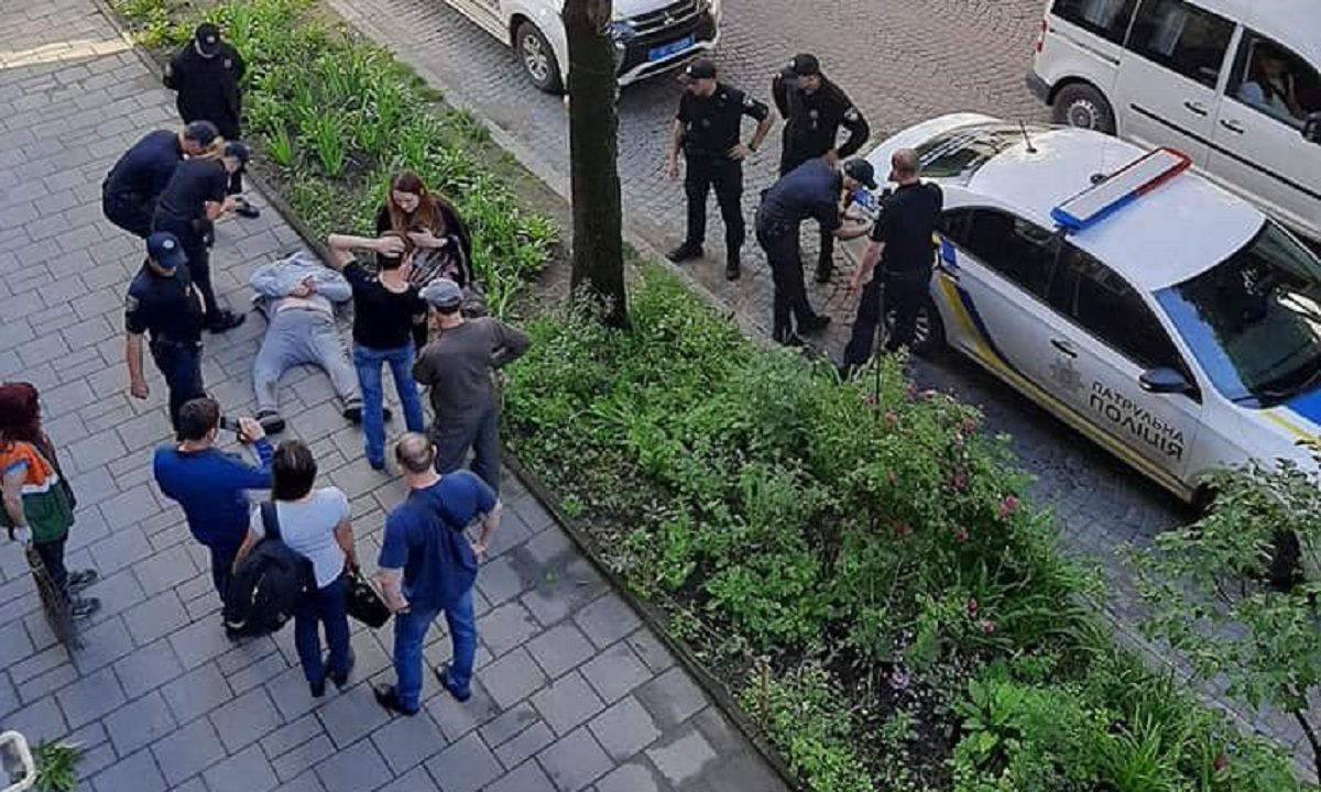 Поблизу львівського цирку поліція затримала п’яного 28-річного хулігана