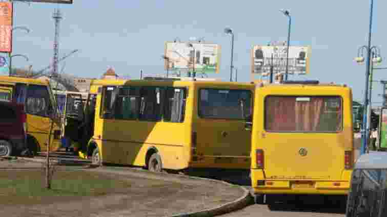 Перевізники Львівщини вирішили самовільно відновити рух приміських і міжміських автобусів