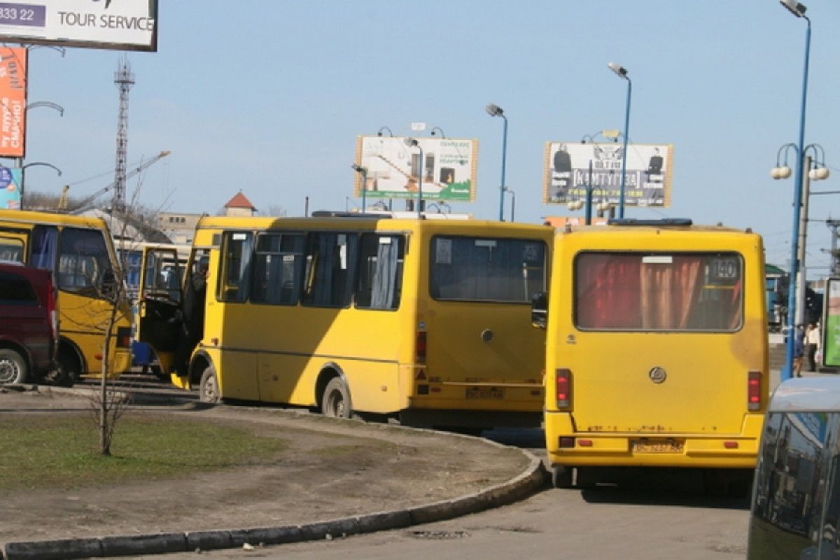 Перевізники Львівщини вирішили самовільно відновити рух приміських і міжміських автобусів