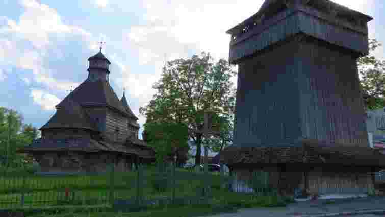 У Дрогобичі реставрують дзвіницю однієї з найстаріших дерев’яних церков України