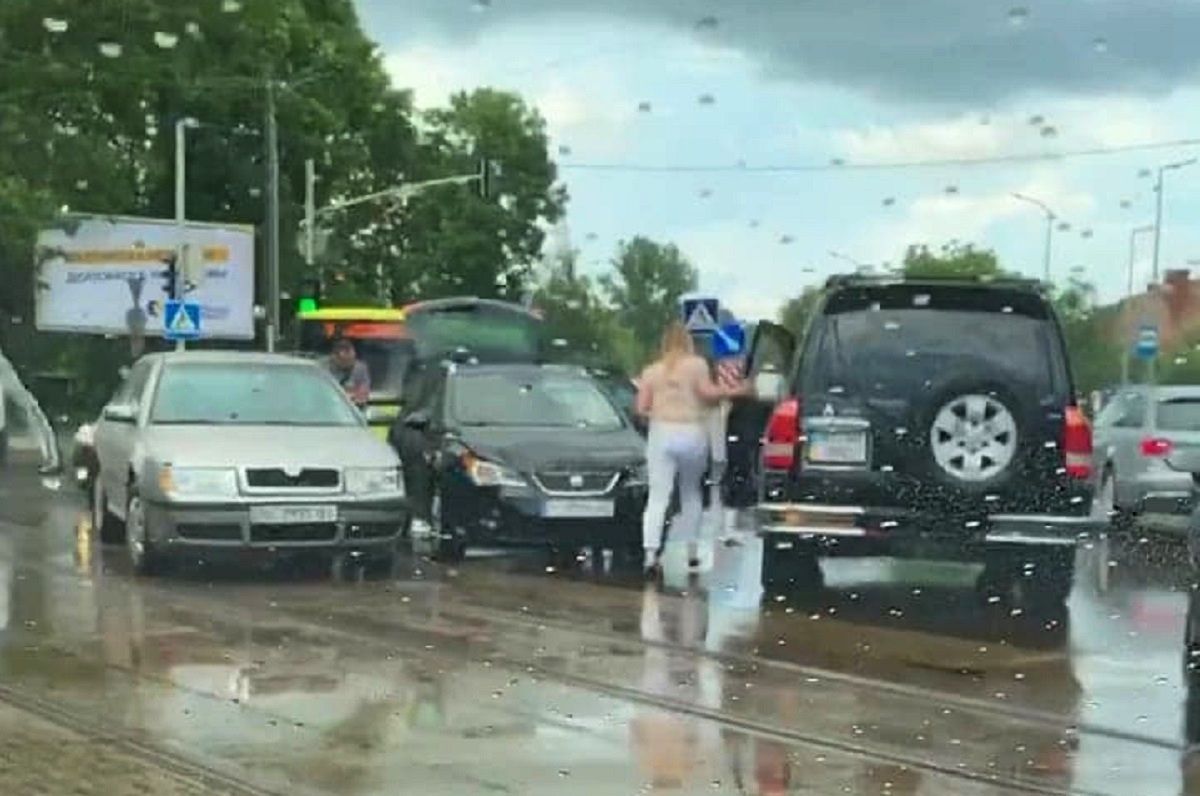 Внаслідок ДТП у Львові та Жидачеві постраждали двоє дітей