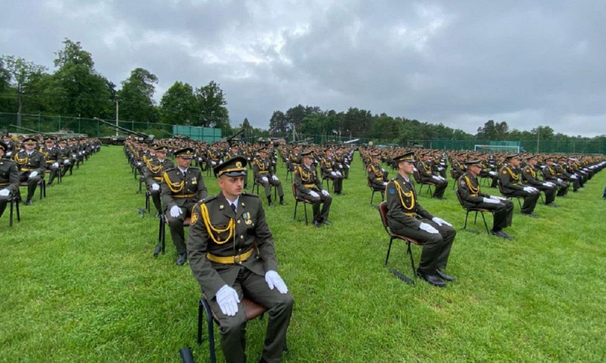 На Львівщині відзначили випуск понад 650 офіцерів ЗСУ