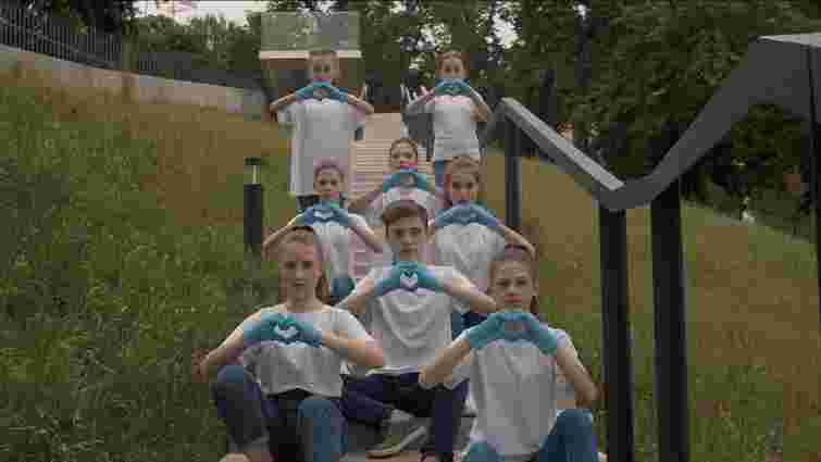 Діти зі школи Павла Табакова записали пісню-подяку лікарям