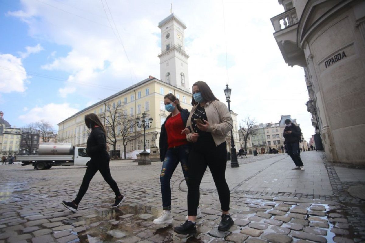 За минулу добу коронавірус підтвердили ще у 200 мешканців Львівщини