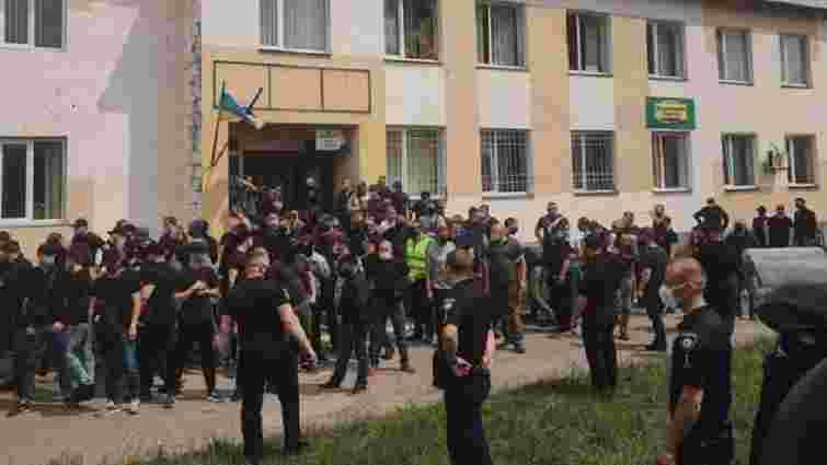 На Рівненщині сталися сутички активістів «Нацкорпусу» та поліції