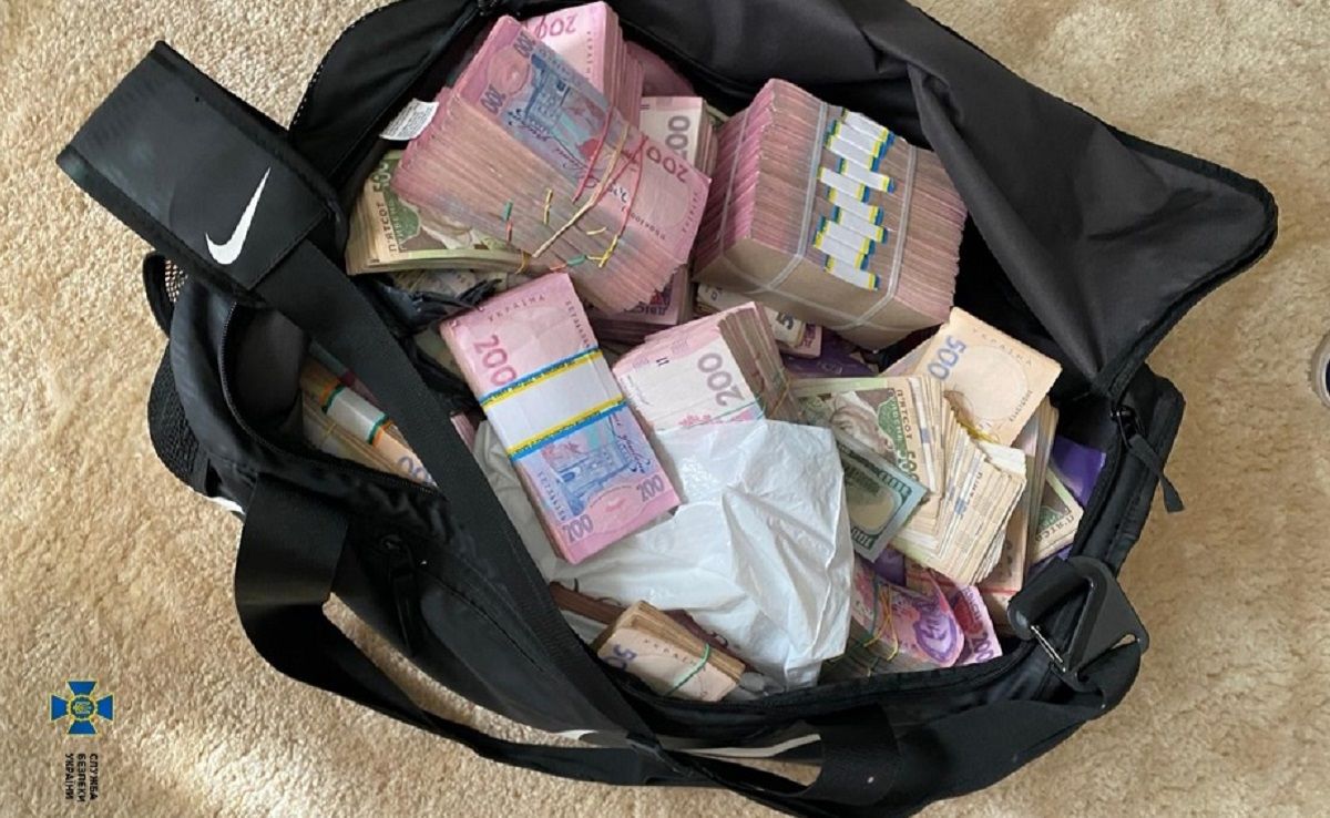 НАБУ затримало голову Кіровоградської ОДА за вимагання 1,8 млн грн хабара