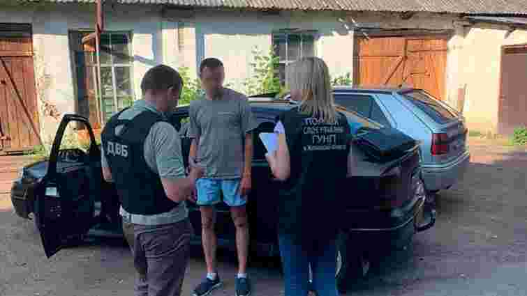 На Житомирщині колишній поліцейський продавав наркотики просто біля відділку поліції