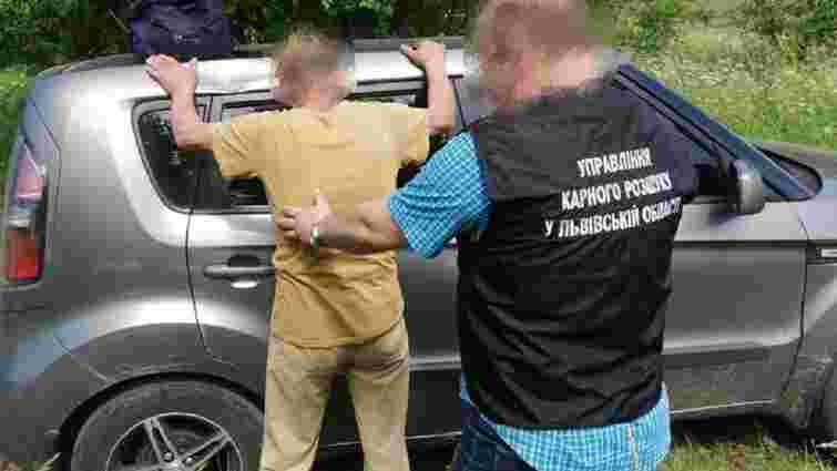 На Львівщині поліцейські затримали торговця боєприпасами