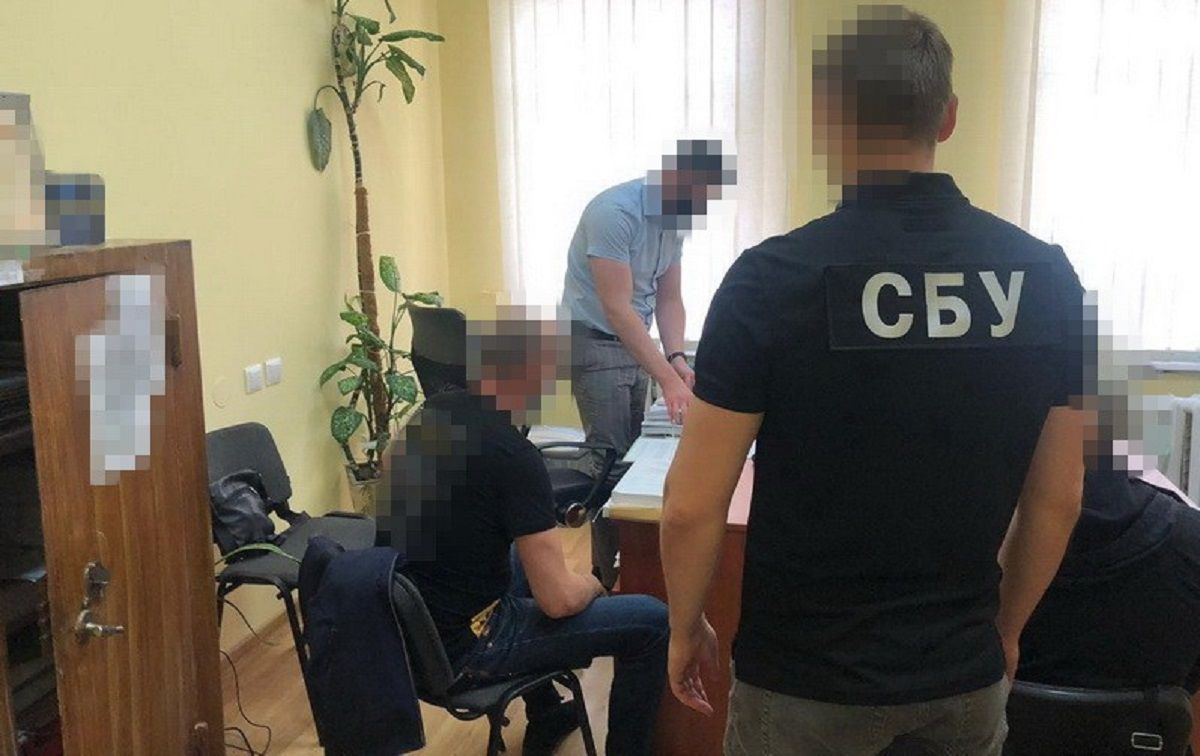 СБУ викрила прикордонників, які торгували особистими даними українців