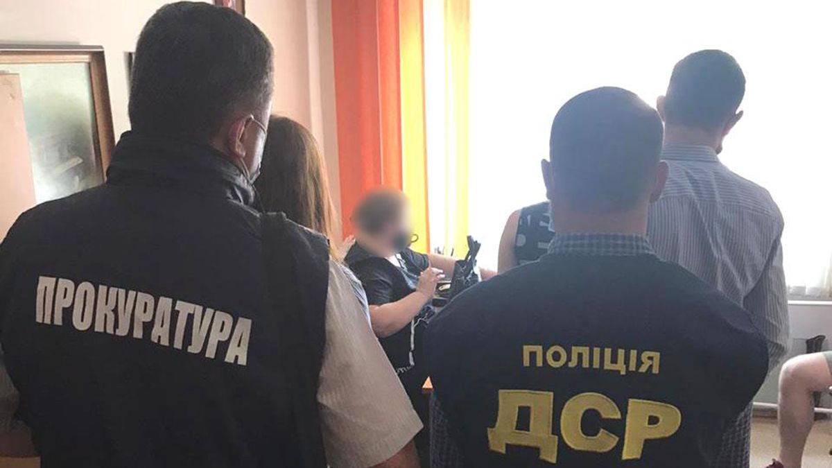 У Рівному на хабарі затримали завкафедри одного з ВНЗ
