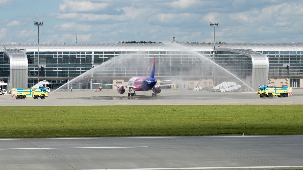 Лоукостер Wizz Air відкрив нову базу у львівському аеропорту