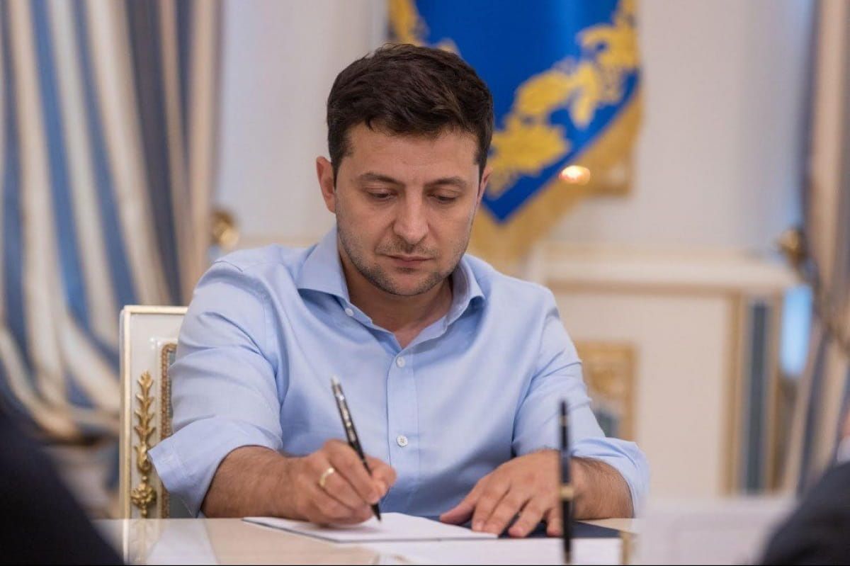 Зеленський заборонив штрафи за несплату кредиту в період карантину