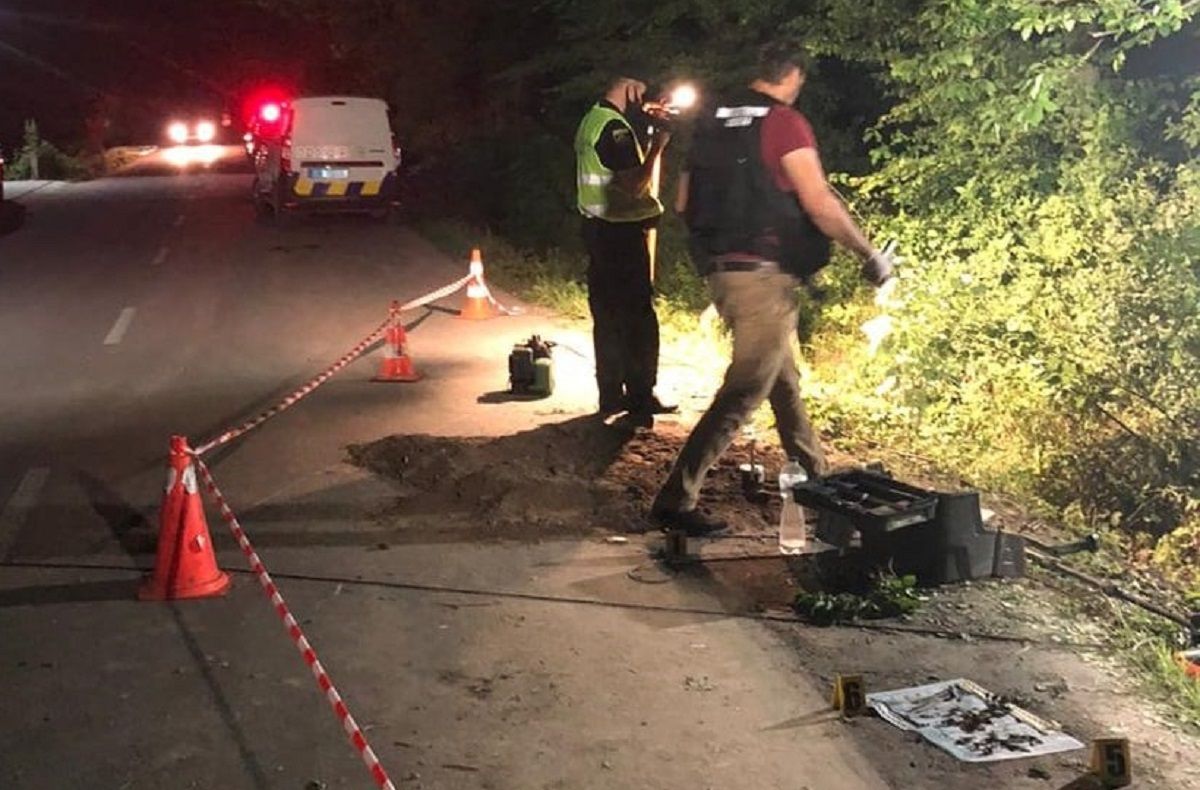 На дорозі у селі поблизу Львова здетонувала вибухівка