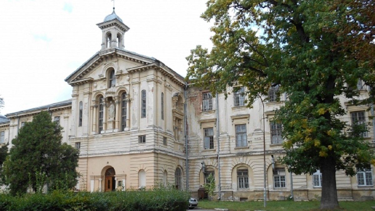 НСЗУ підвищила тарифи на лікування інфарктів, інсультів і послуги екстреної допомоги