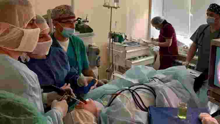 Хірурги львівського ОХМАТДИТу  прооперували трьох дітей з рідкісною патологією гортані