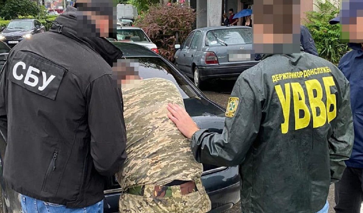 Начальник мукачівських прикордонників допомагав контрабандистам сигарет