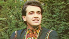 Родина це як? Від батька до сина чи від матері доні?