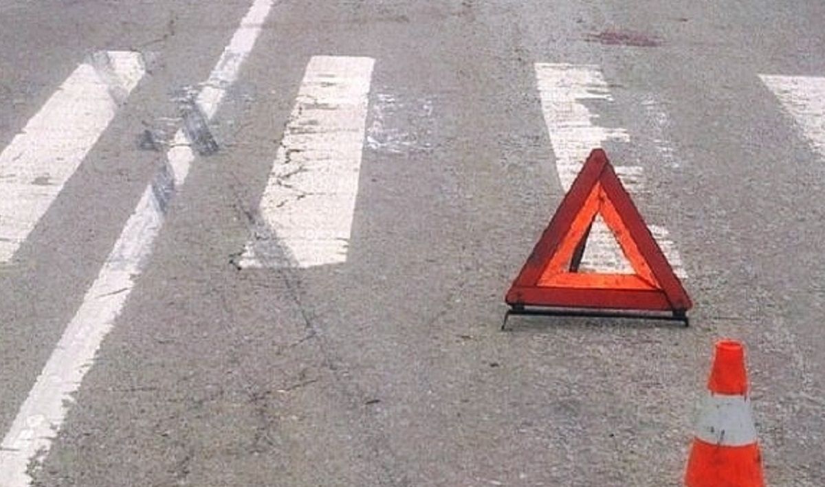 Суд звільнив від покарання водія, що збив двох дітей на переході у Куликові