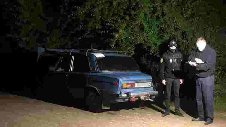 Поліція затримала двох мешканців Львівщини, які побили водія та викрали його автомобіль