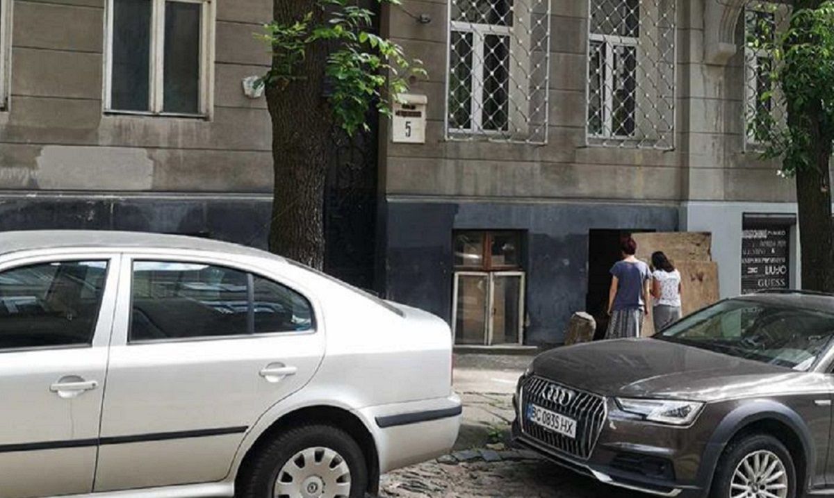 Мерія оштрафувала партію пенсіонерів за нищення пам’ятки архітектури у Львові