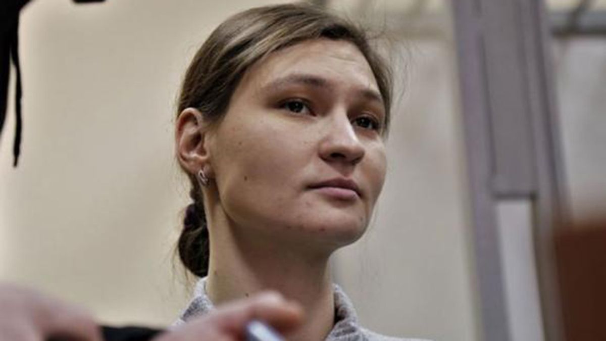 Суд дозволив підозрюваній у справі Шеремета Яні Дугарь зняти електронний браслет