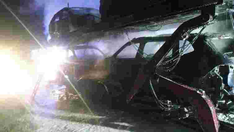 На трасі Львів-Краківець згоріли чотири автомобілі на лафеті