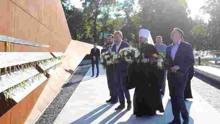 Митрополит Епіфаній вшанував пам’ять захисників на Меморіалі Героїв Небесної Сотні у Львові