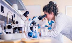 «Багато працювати та не звертати уваги на недоліки»