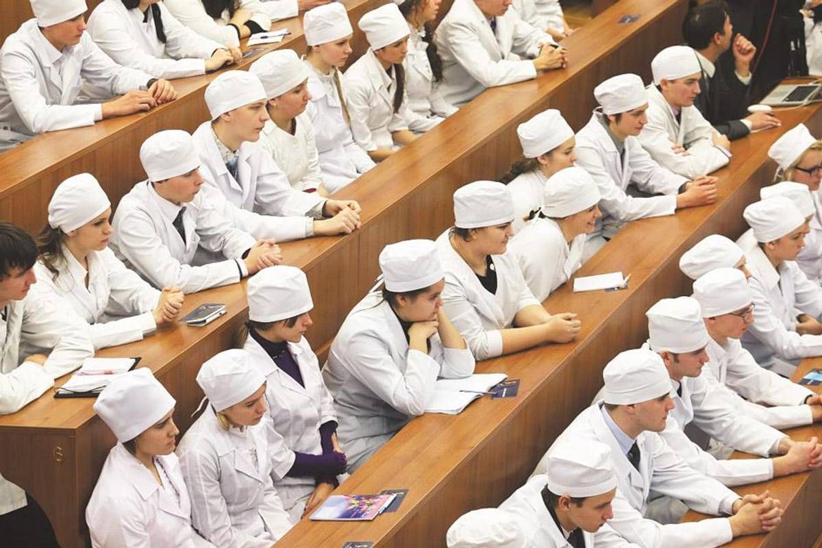 МОЗ знизило прохідний бал іспиту студентам-медикам через нелегкий навчальний рік