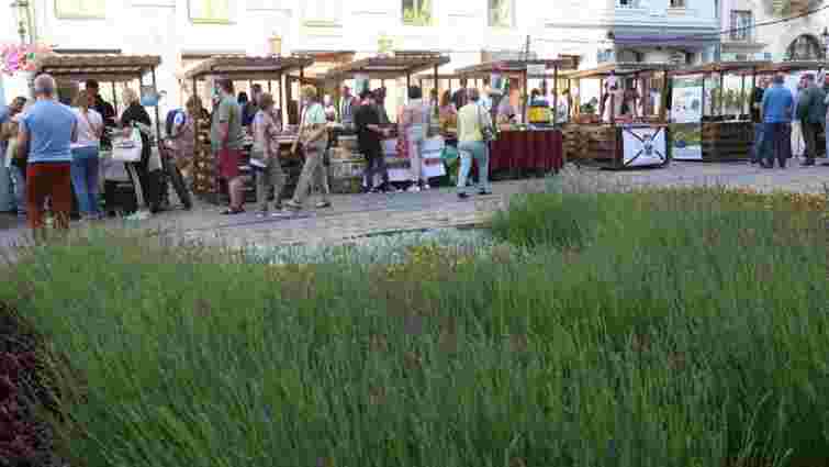 У центрі Львова вперше запрацював фермерський ярмарок