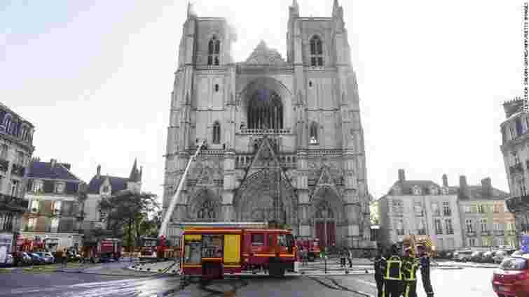 У Франції в соборі XV століття сталася масштабна пожежа