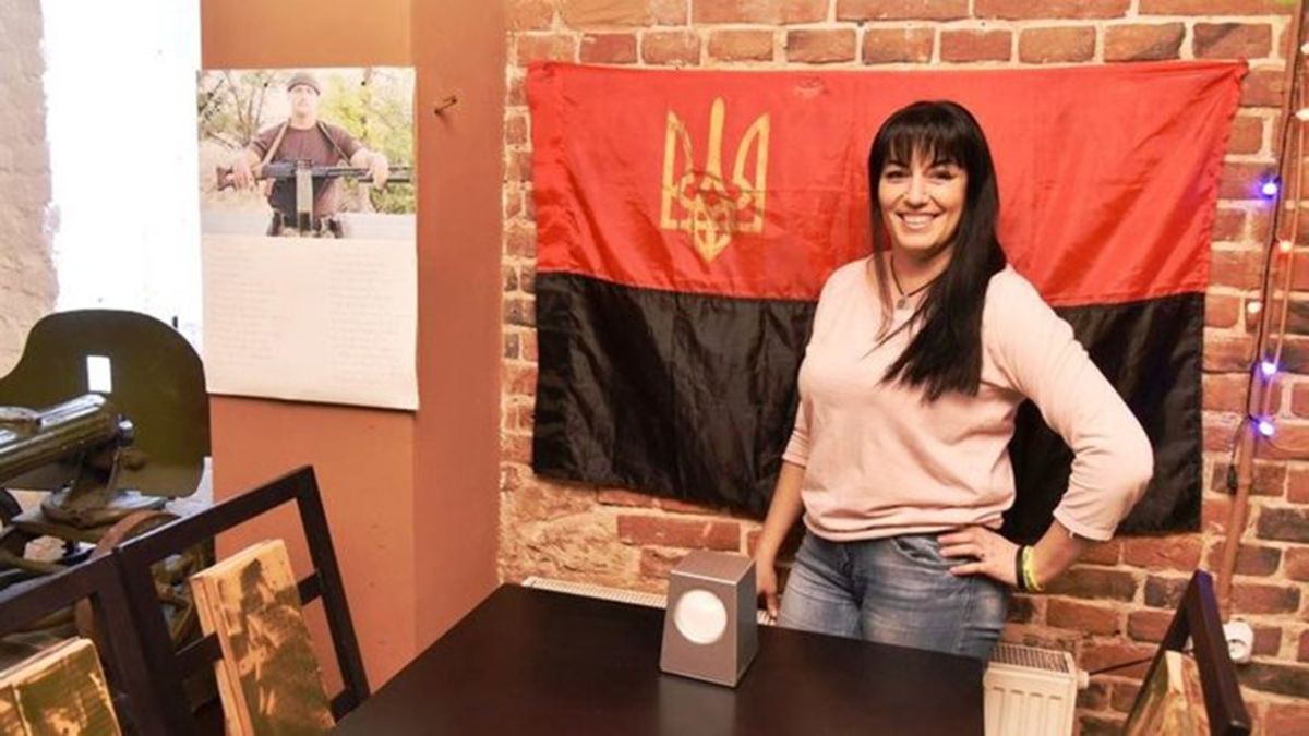 Суд зняв електронний браслет з підозрюваної у замаху на франківського бізнесмена
