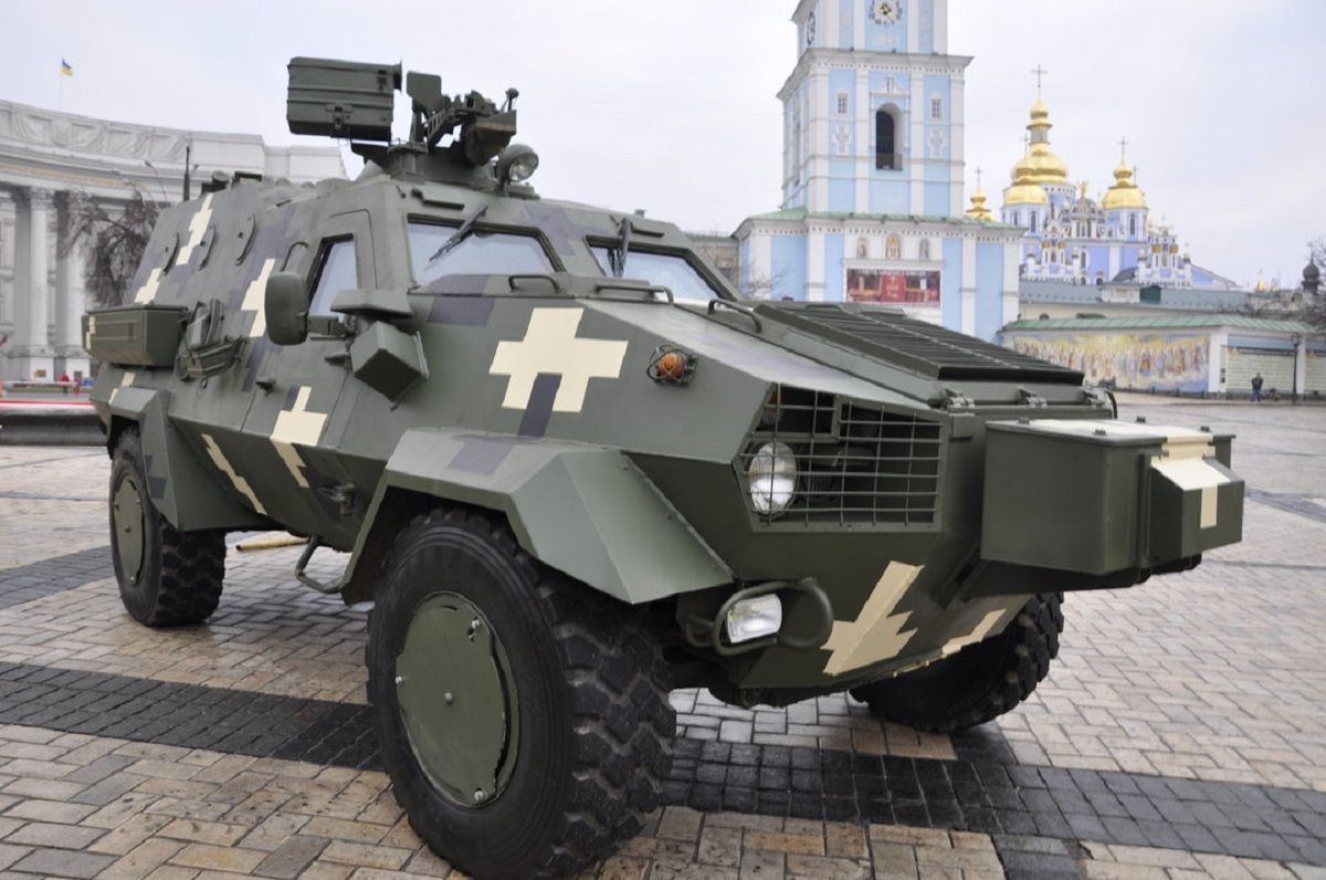 ЗСУ прийняли на озброєння тактичну бойову машину «Дозор-Б»